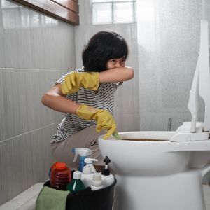 5 Enzyme Cleaner Mistakes That Make Smelly Toilets Worse in Commercial Bathrooms