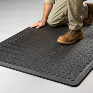 Do Non-Slip Mats Really Help Reduce Kitchen Accidents in NZ Workplaces?